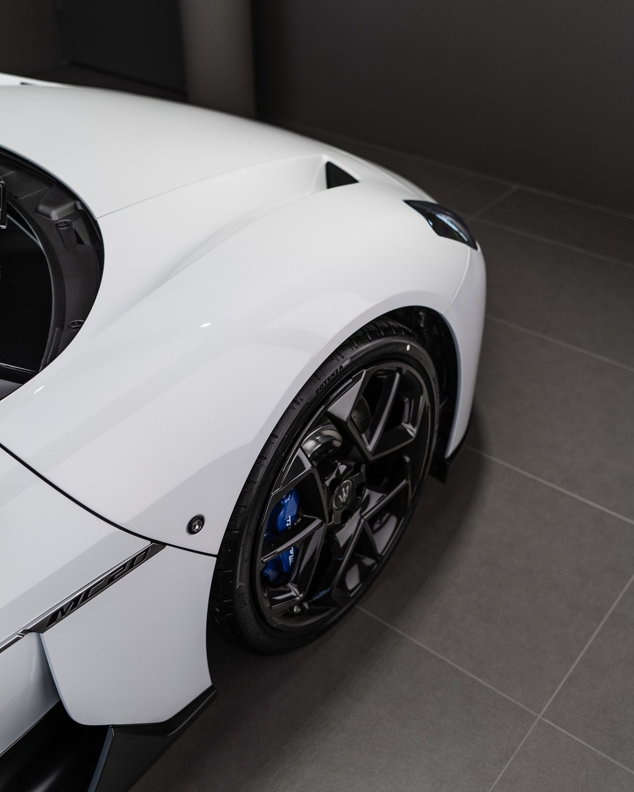 MASERATI MC20 - Bianco Pastello - FUORISERIE, Benzina, Occasioni / Usate, Automatico - 5