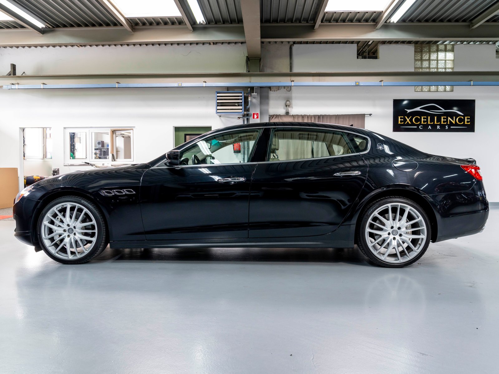 MASERATI Quattroporte 3.8 V8 DI Biturbo GTS Automatica, Benzin, Occasion / Gebraucht, Automatik - 7