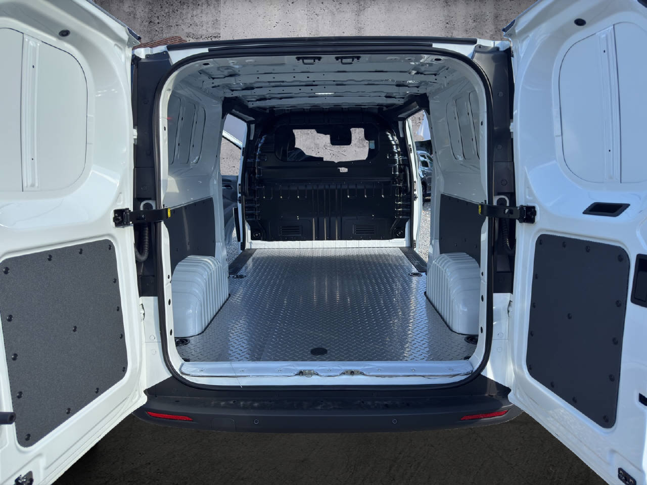 MAXUS Deliver 7 Kaw. L2H1 2.0 TD Base, Diesel, New car, Manual - 7