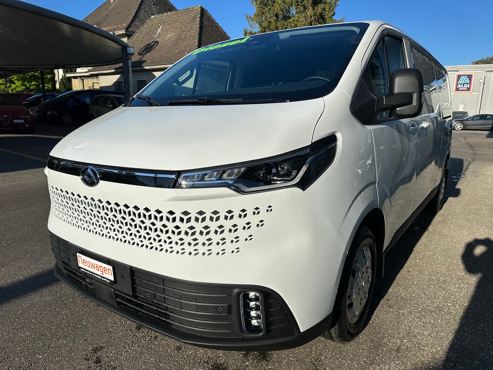 MAXUS Deliver 7 2.0D L2 Dual Sliding Door, Diesel, New car, Manual - 3