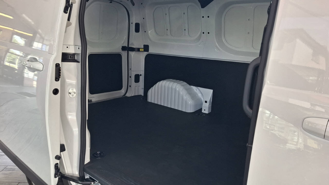 MAXUS Deliver 7 Kaw. L1H1 2.0 TD Base, Diesel, Voiture nouvelle, Manuelle - 7