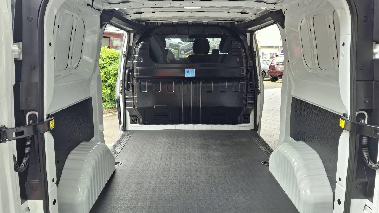 MAXUS Deliver 7 Kaw. L1H1 2.0 TD Base, Diesel, Voiture nouvelle, Manuelle - 7