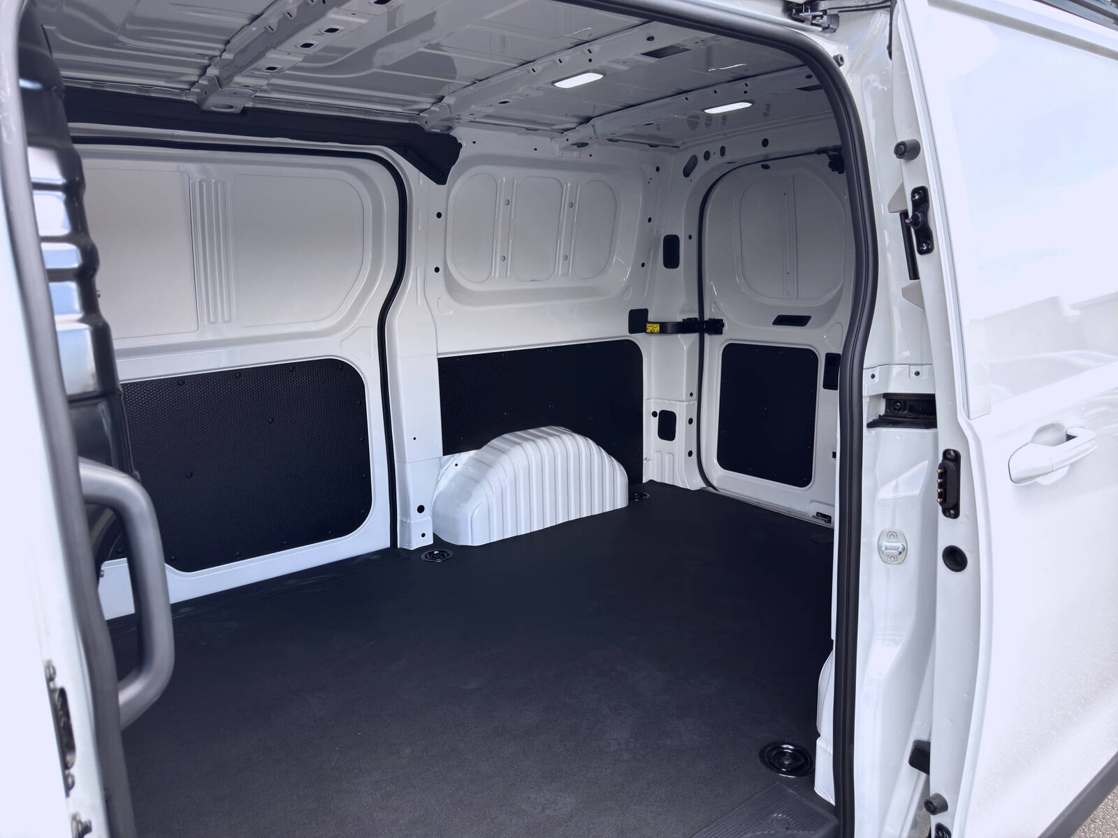MAXUS Deliver 7 Kaw. L1H1 2.0 TD Base, Diesel, Auto nuove, Manuale - 7