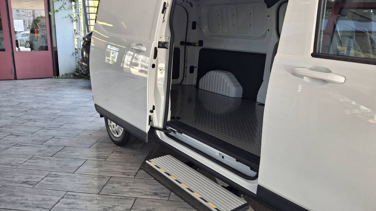 MAXUS Deliver 7 Kaw. L2H1 2.0 TD Base, Diesel, Voiture de démonstration, Manuelle - 4