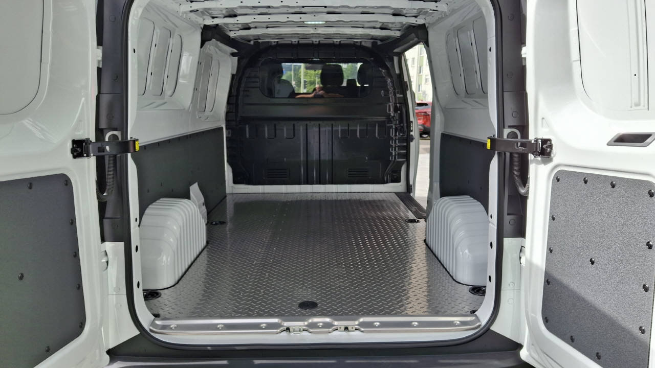 MAXUS Deliver 7 Kaw. L2H1 2.0 TD Base, Diesel, Voiture de démonstration, Manuelle - 7