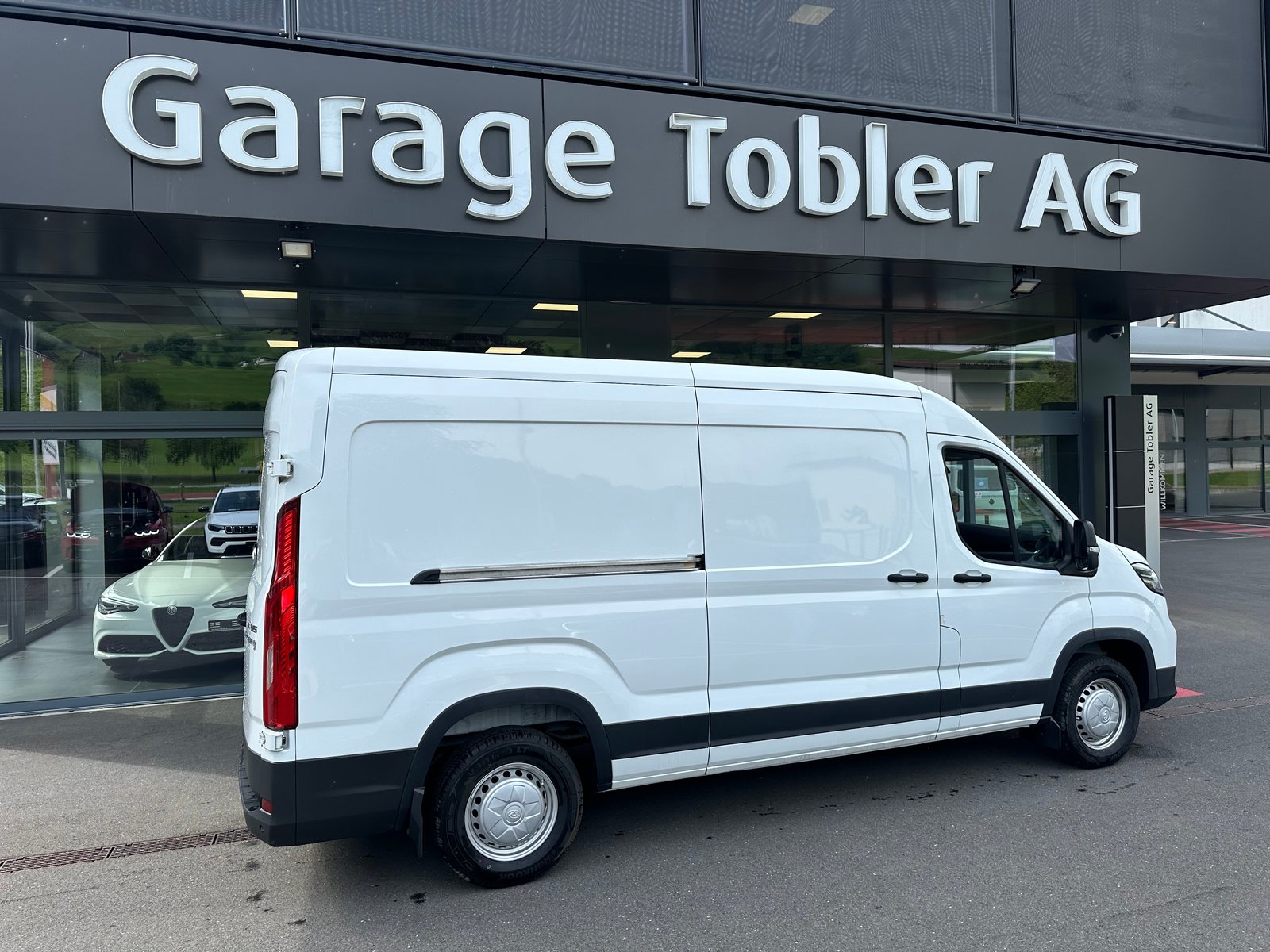MAXUS Deliver 9 2.0D L3H2 FWD Base, Diesel, New car, Manual - 2