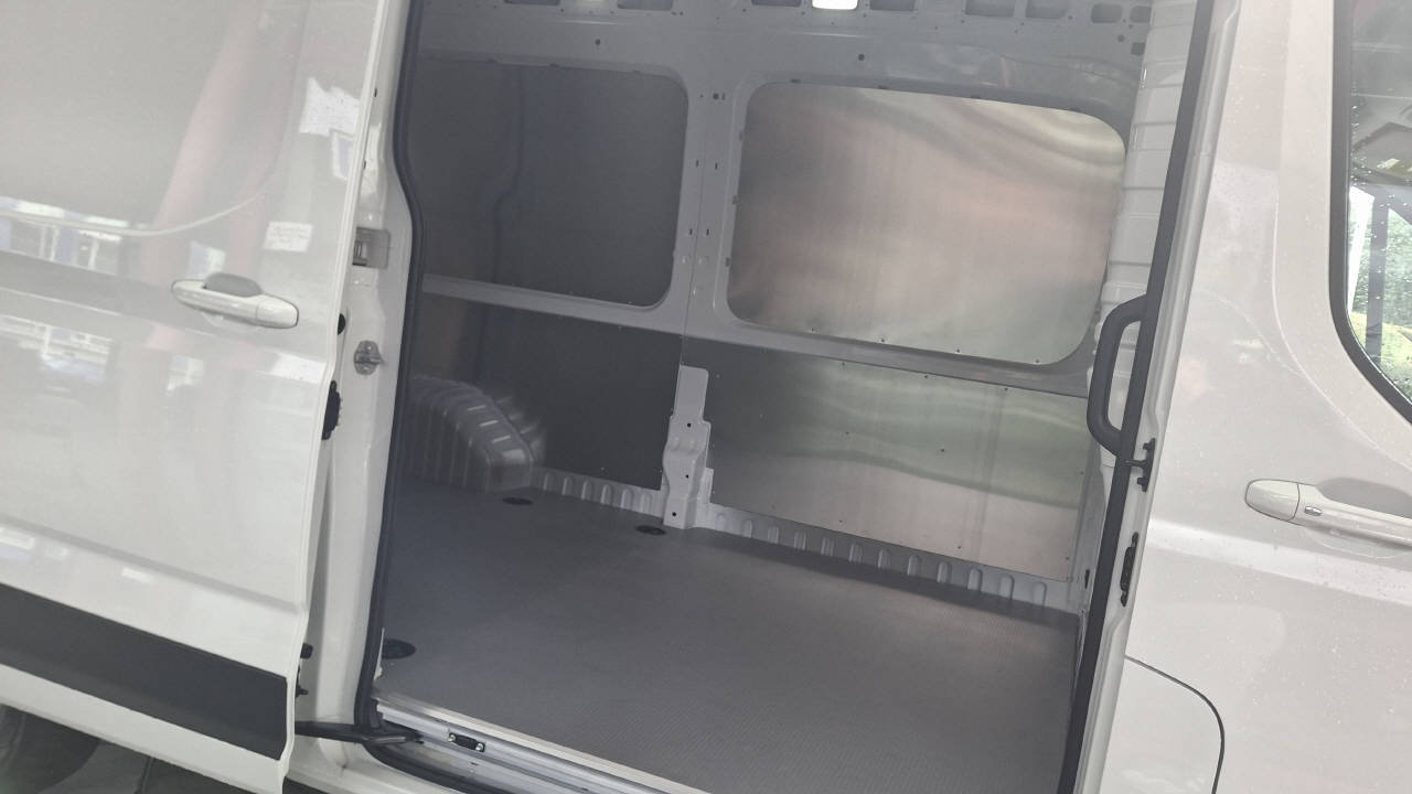 MAXUS Deliver 9 Kaw. L3H2 2.0 TD Luxury, Diesel, Auto dimostrativa, Manuale - 5