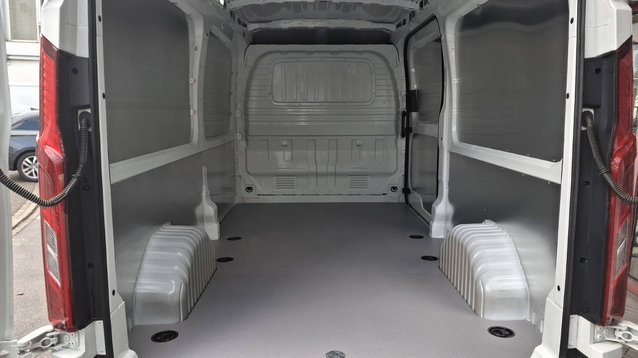 MAXUS Deliver 9 Kaw. L3H2 2.0 TD Luxury, Diesel, Auto dimostrativa, Manuale - 6