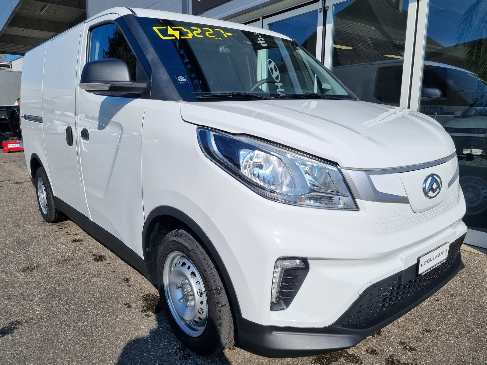 MAXUS eDELIVER 3 Kastenaufbau L1H1 50kWh