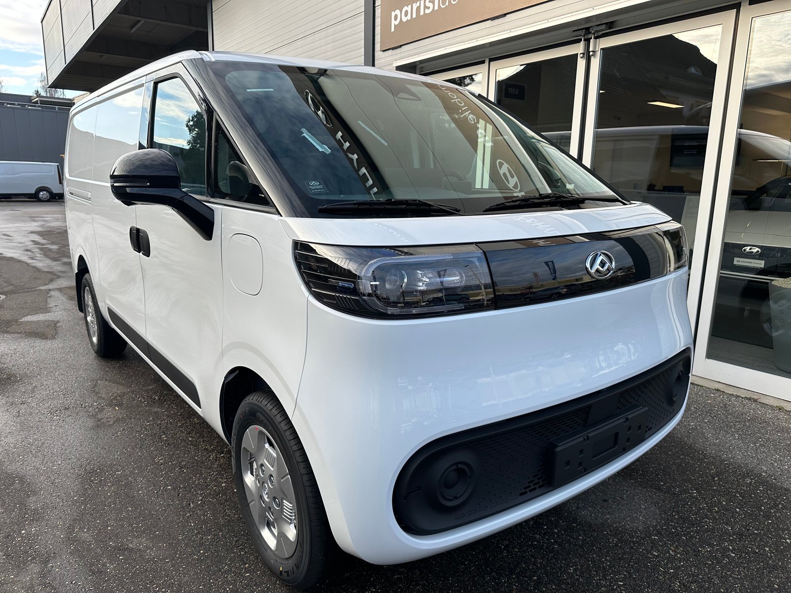 MAXUS eDeliver 5 L1 64kWh