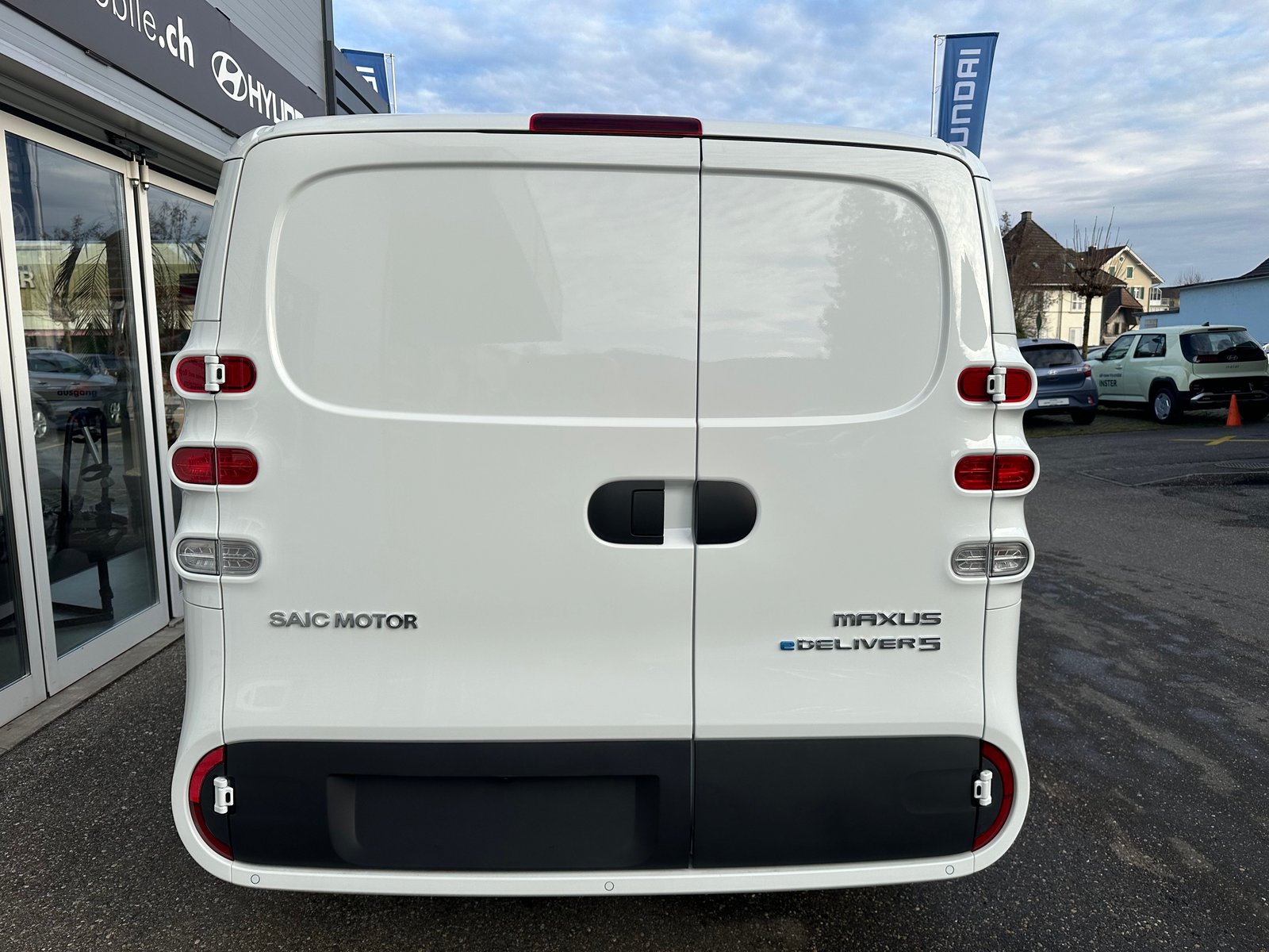MAXUS eDeliver 5 L1 64kWh, Electric, New car, Automatic - 5