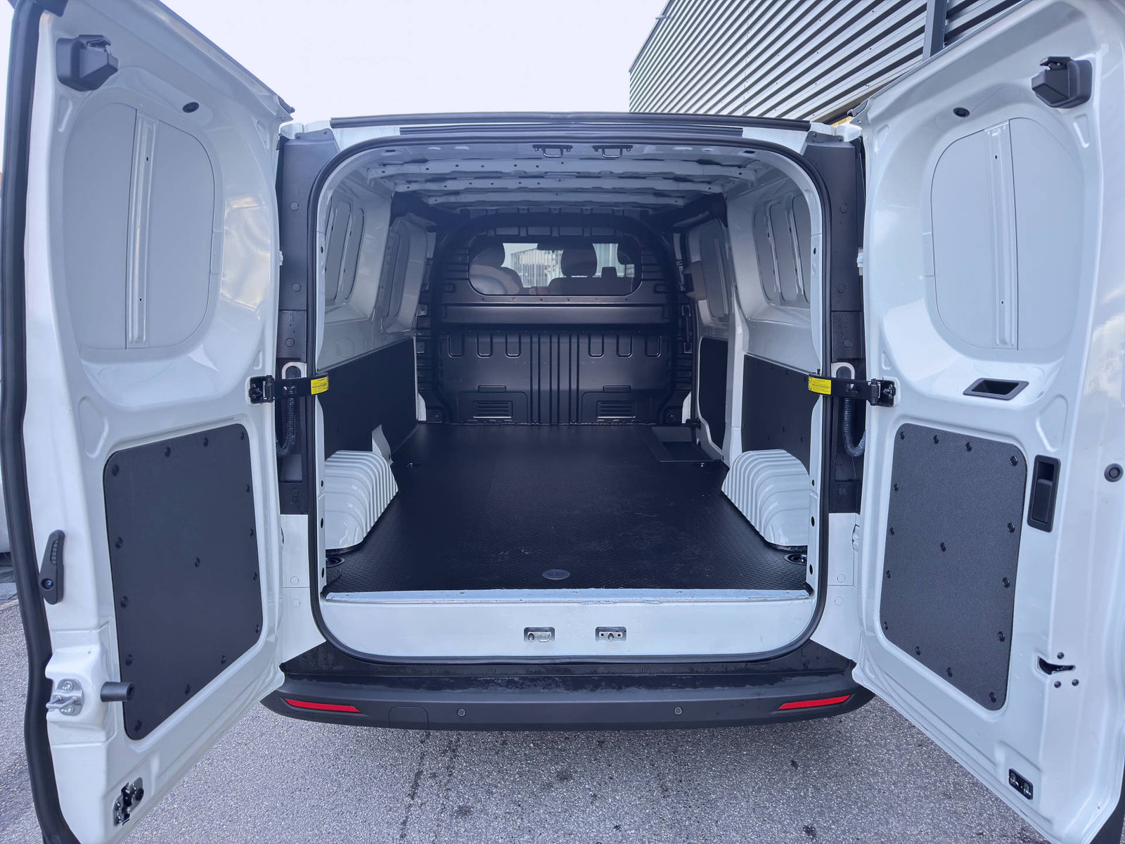 MAXUS eDeliver 7 Kaw. L2 E-Motor 77kWh, Elettrica, Auto nuove, Automatico - 7