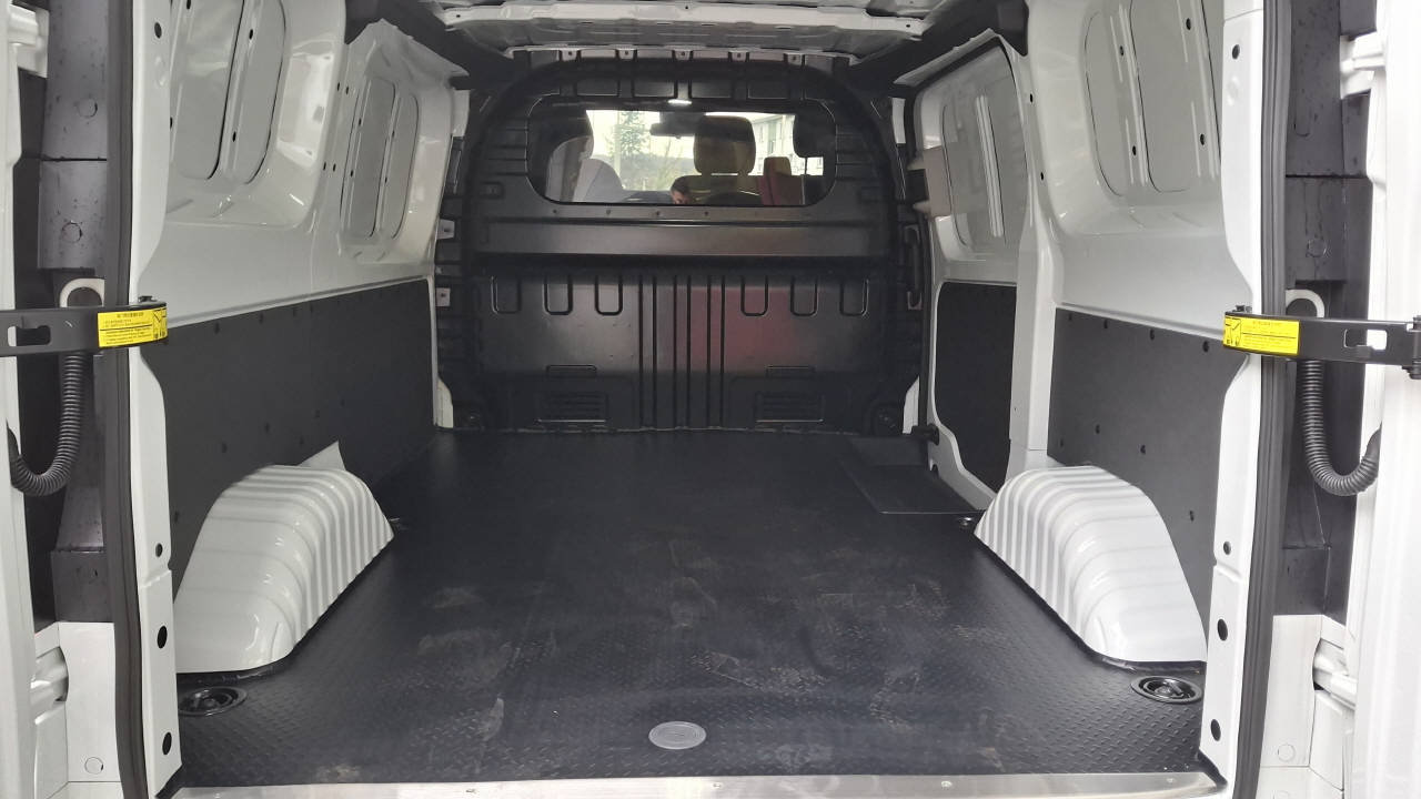 MAXUS eDeliver 7 Kaw. L1 E-Motor 77kWh, Électrique, Voiture nouvelle, Automatique - 6