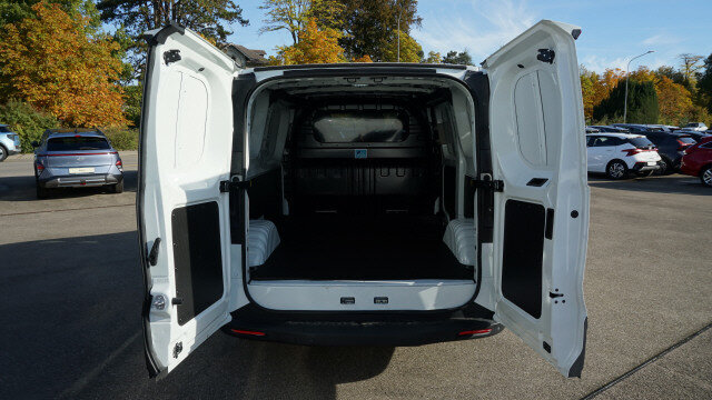 MAXUS eDeliver 7 L1 77kWh, Neuwagen, Automatik - 7