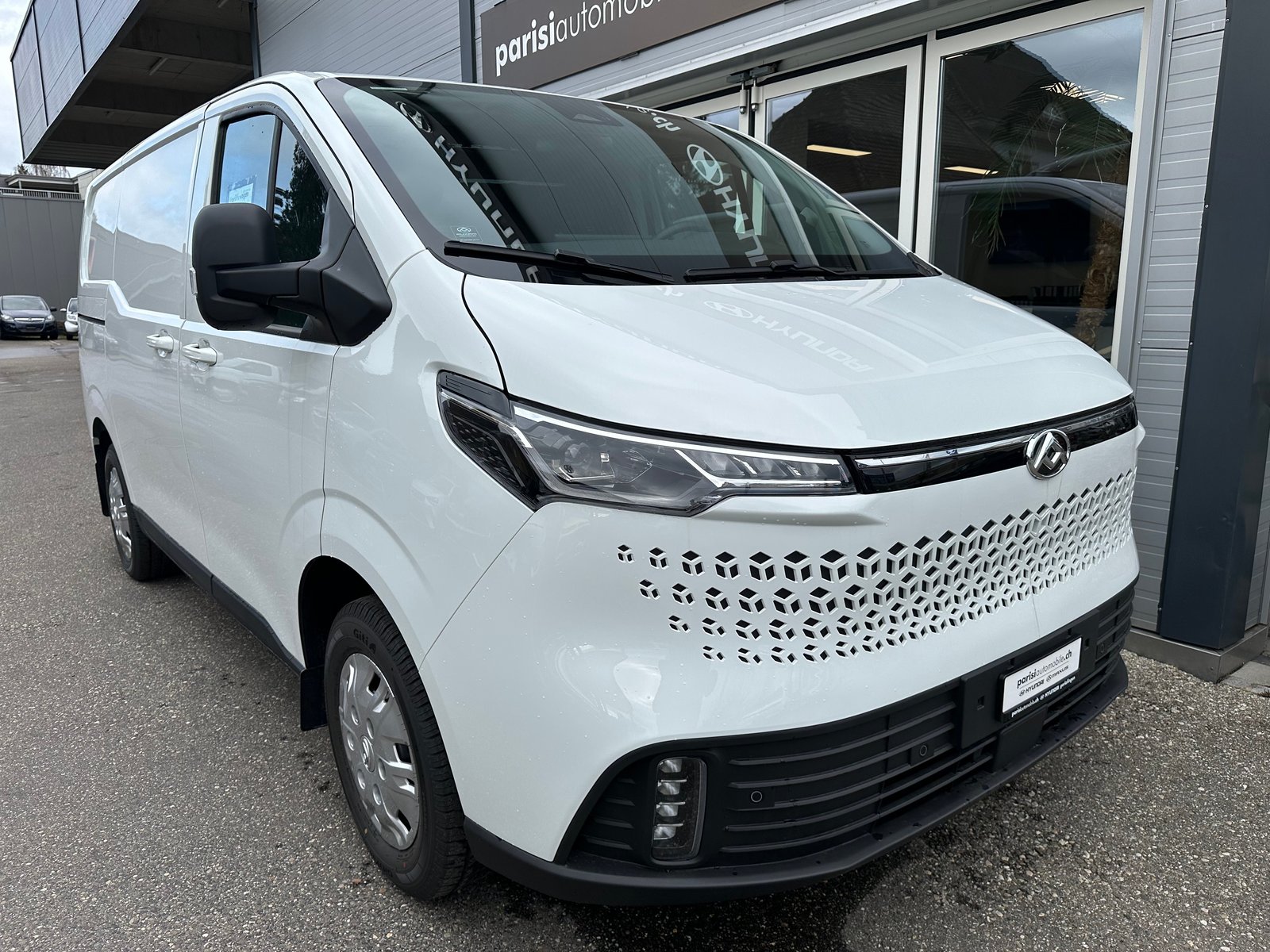 MAXUS eDeliver 7 L1 77kWh