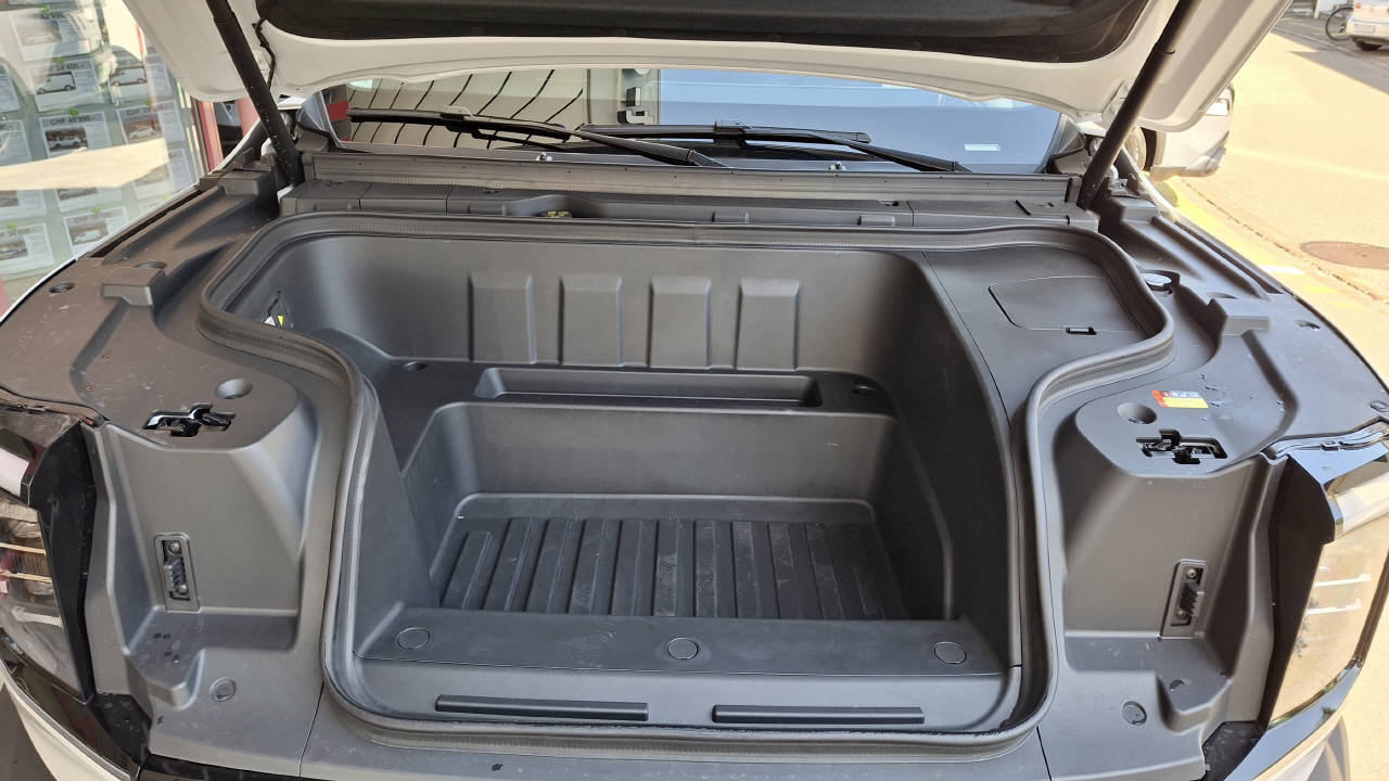 MAXUS eTerron 9 E-Motor 102kWh Luxury, Elektro, Neuwagen, Automat - 7