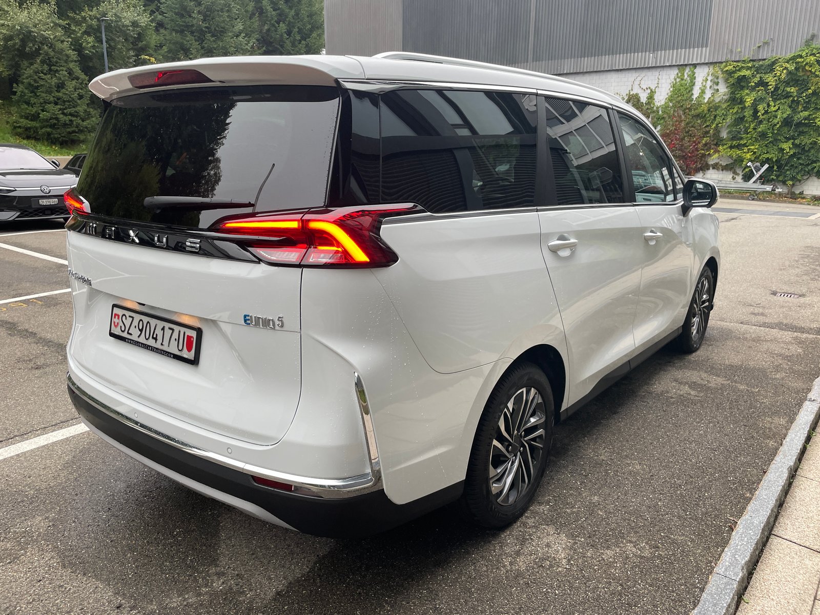 MAXUS eUniq 5 Grand Wagon 6-Sitzer 70kWh, Elektro, Neuwagen, Automatik - 6