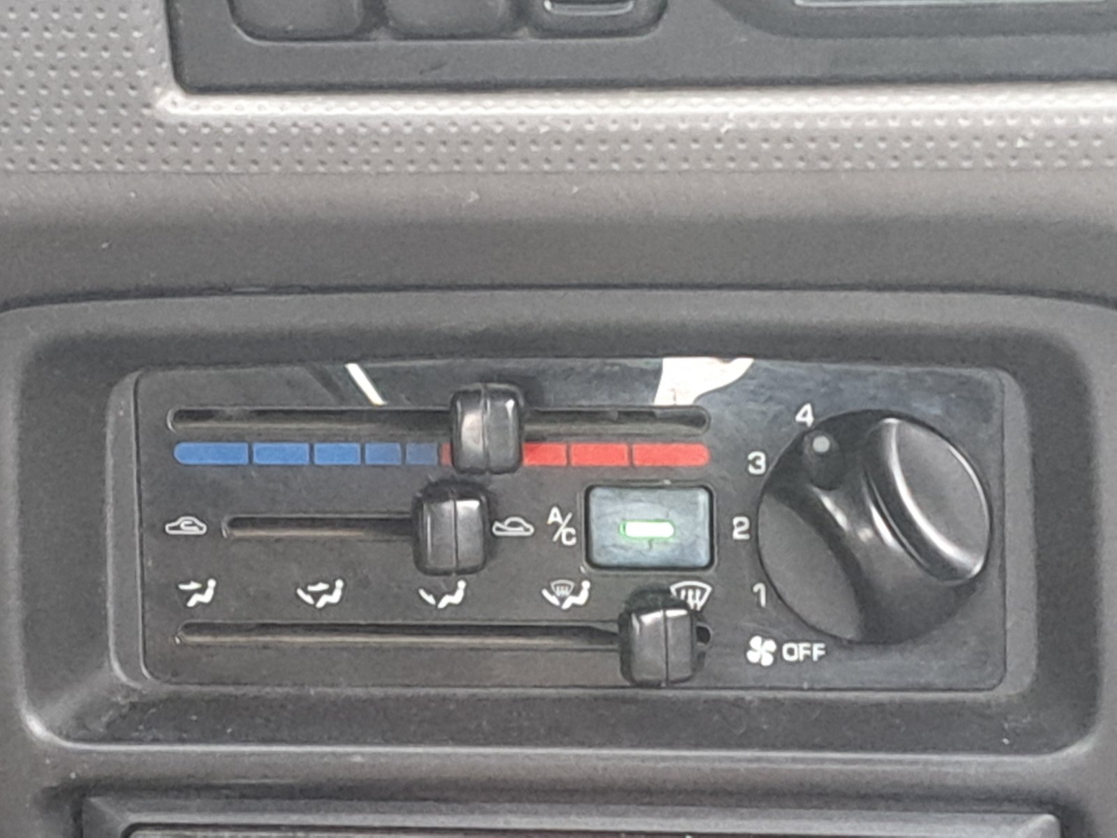 MAZDA 1.4, Petrol, Second hand / Used, Manual - 4