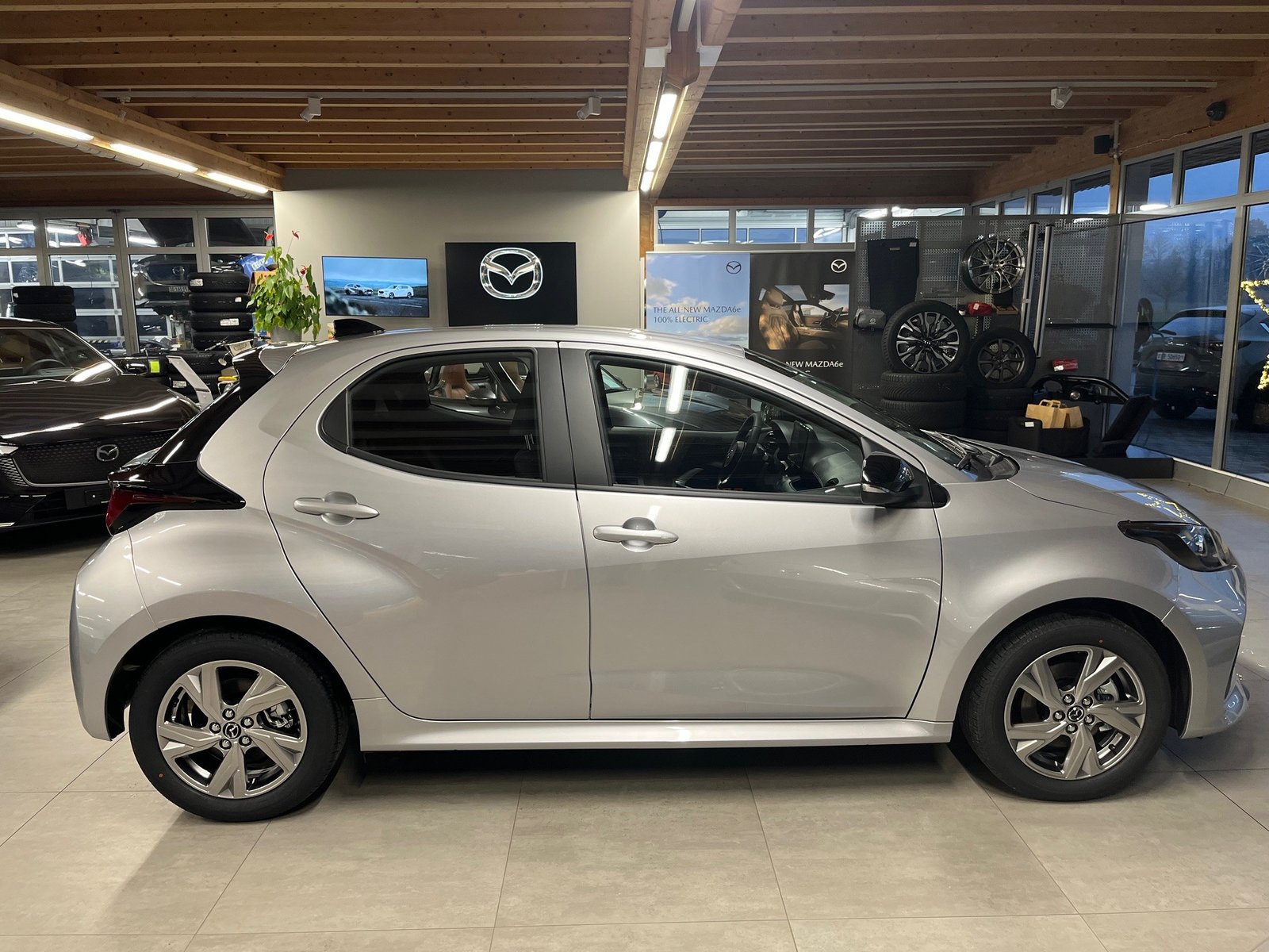 MAZDA 2 Hybrid Exclusive-line, Full-Hybrid Petrol/Electric, New car, Automatic - 4