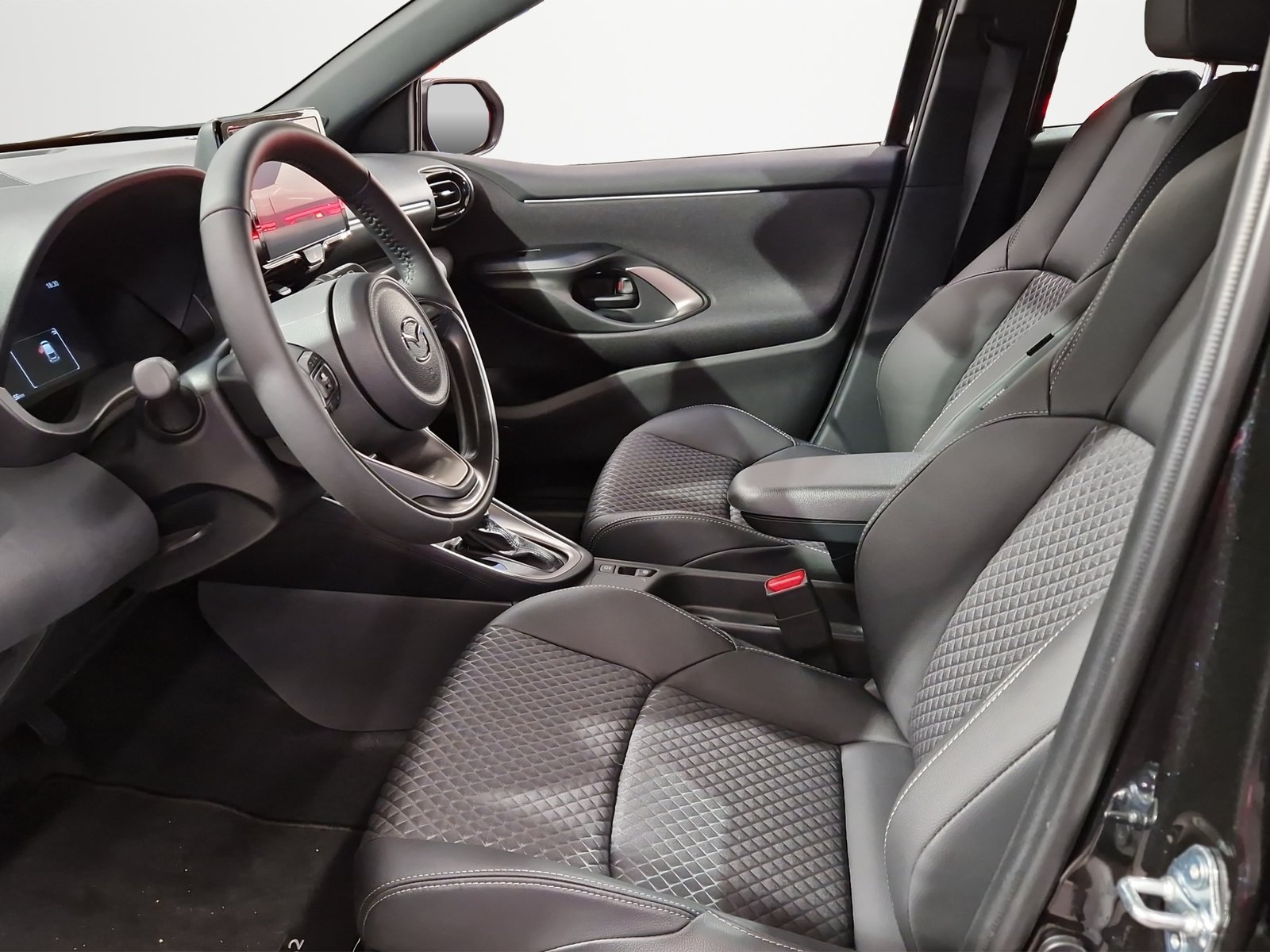 MAZDA 2 Hybrid Homura, Hybride Intégral Essence/Électricité, Voiture nouvelle, Automatique - 6