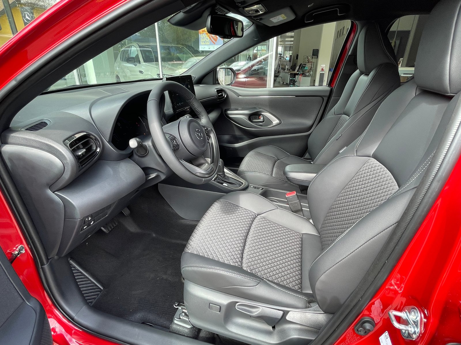 MAZDA 2 Hybrid Homura Plus, Hybride Intégral Essence/Électricité, Voiture nouvelle, Automatique - 7