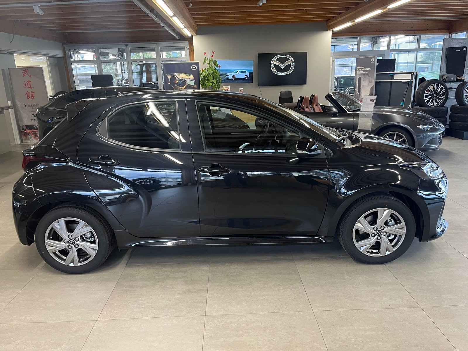 MAZDA 2 Hybrid Exclusive-line, Hybride Integrale Benzina/Elettrica, Auto nuove, Automatico - 4