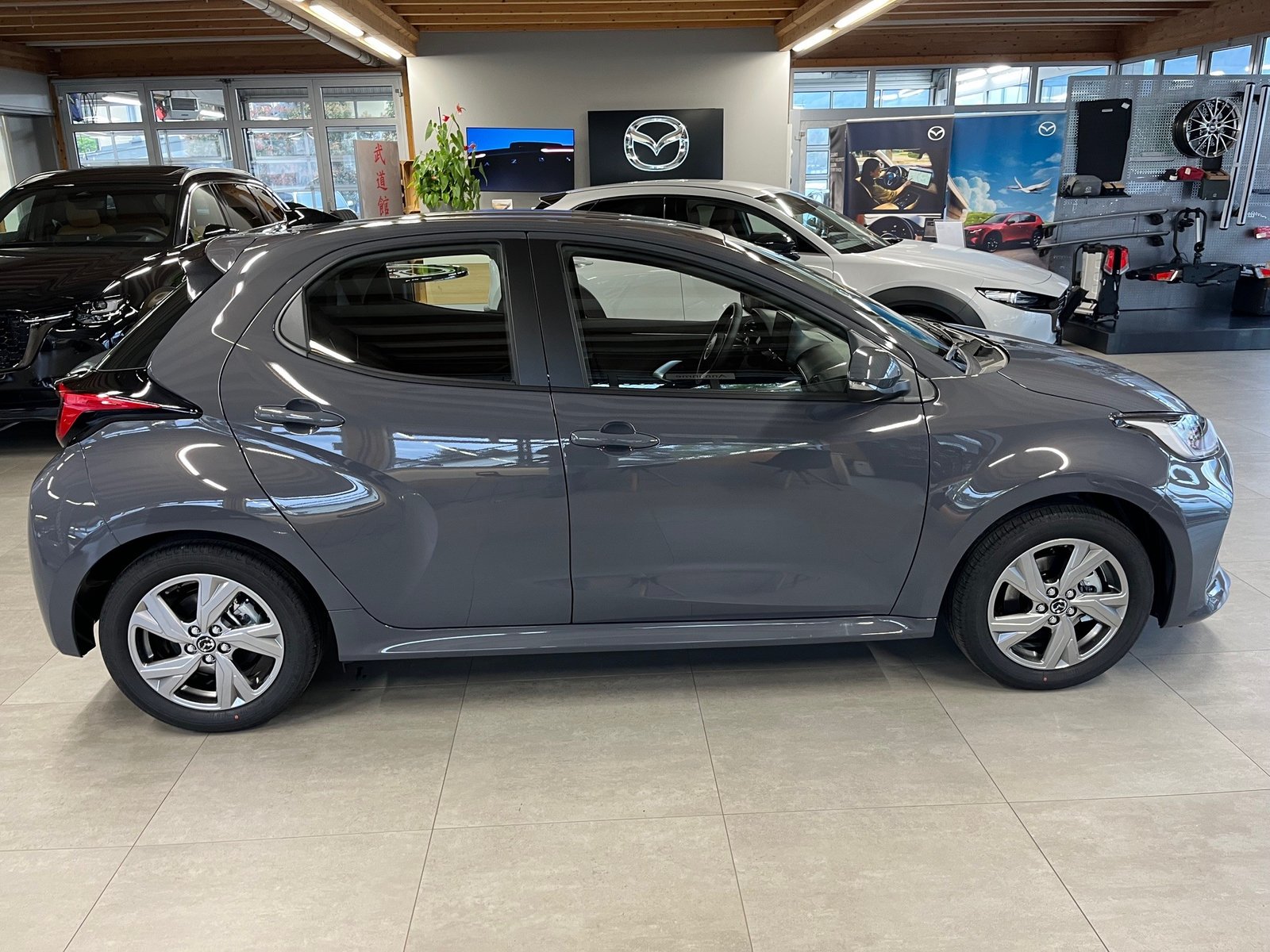 MAZDA 2 Hybrid Exclusive-line, Hybride Integrale Benzina/Elettrica, Auto nuove, Automatico - 4