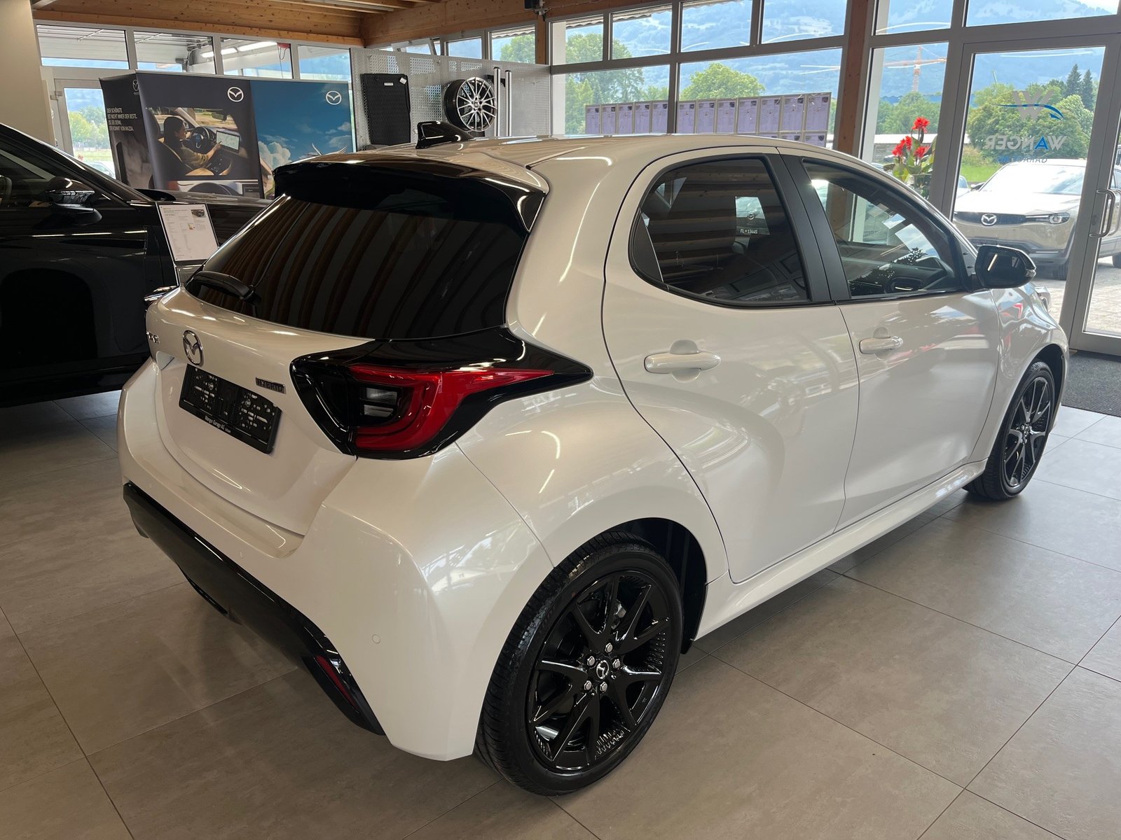 MAZDA 2 Hybrid Homura, Voll-Hybrid Benzin/Elektro, Neuwagen, Automatik - 4