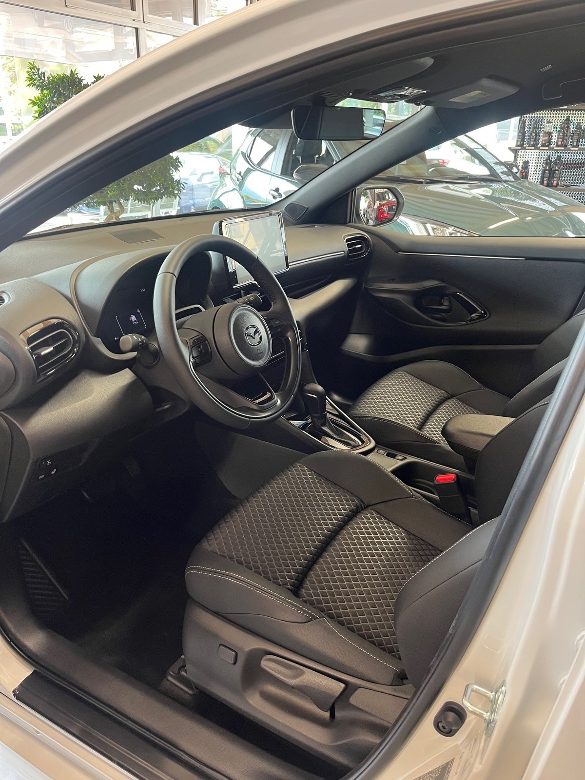 MAZDA 2 Hybrid Homura, Voll-Hybrid Benzin/Elektro, Neuwagen, Automatik - 7