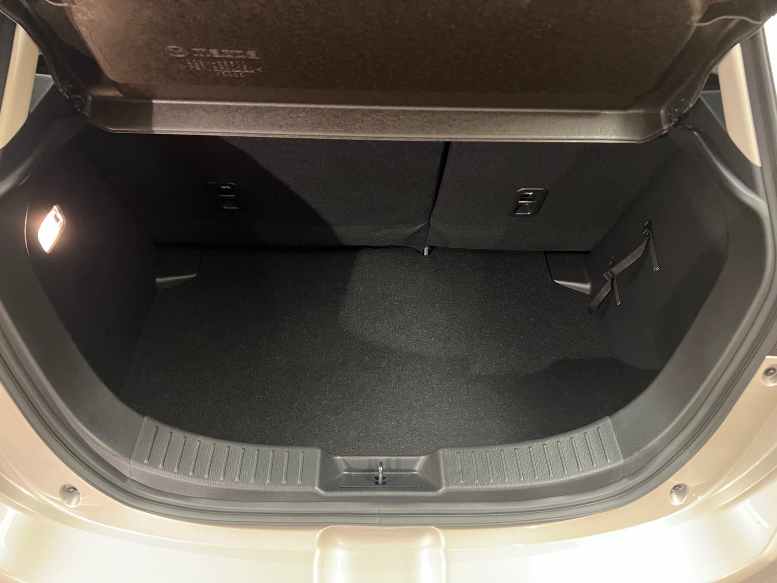 MAZDA 2 SKYACTIV-G 90 Homura Automat, Essence, Occasion / Utilisé, Automatique - 6