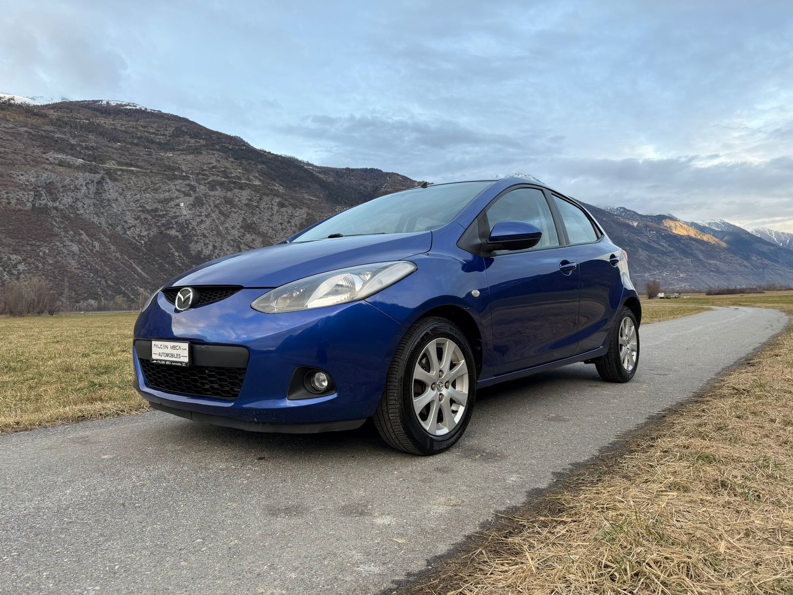 MAZDA 2 1.3i 16V Exclusive, Essence, Occasion / Utilisé, Manuelle - 2