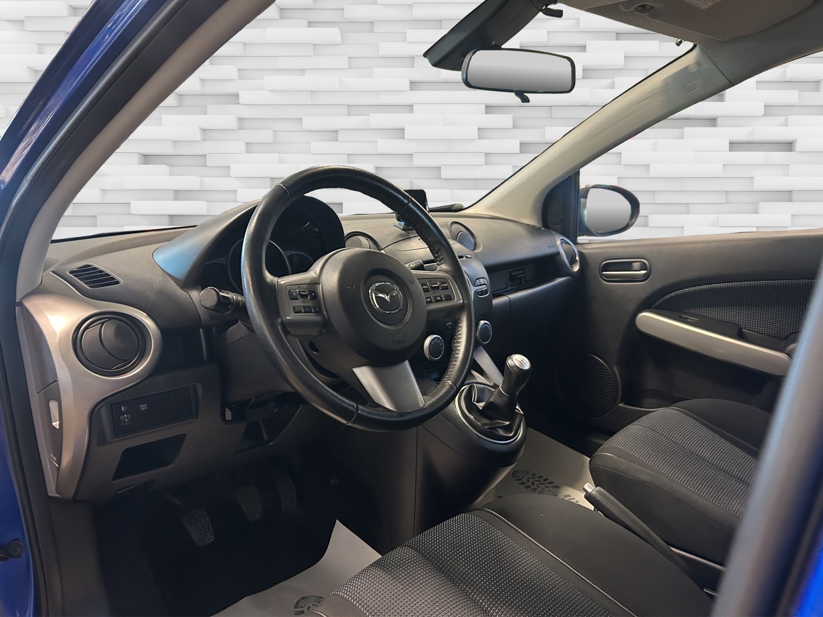 MAZDA 2 1.5i 16V Sport, Petrol, Second hand / Used, Manual - 7
