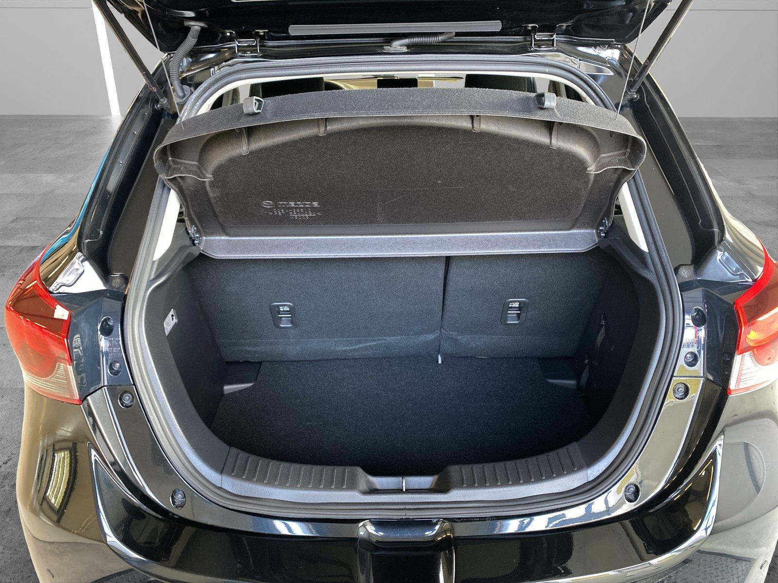 MAZDA 2 SKYACTIV-G 90 Homura Automat, Benzin, Occasion / Gebraucht, Automatik - 7
