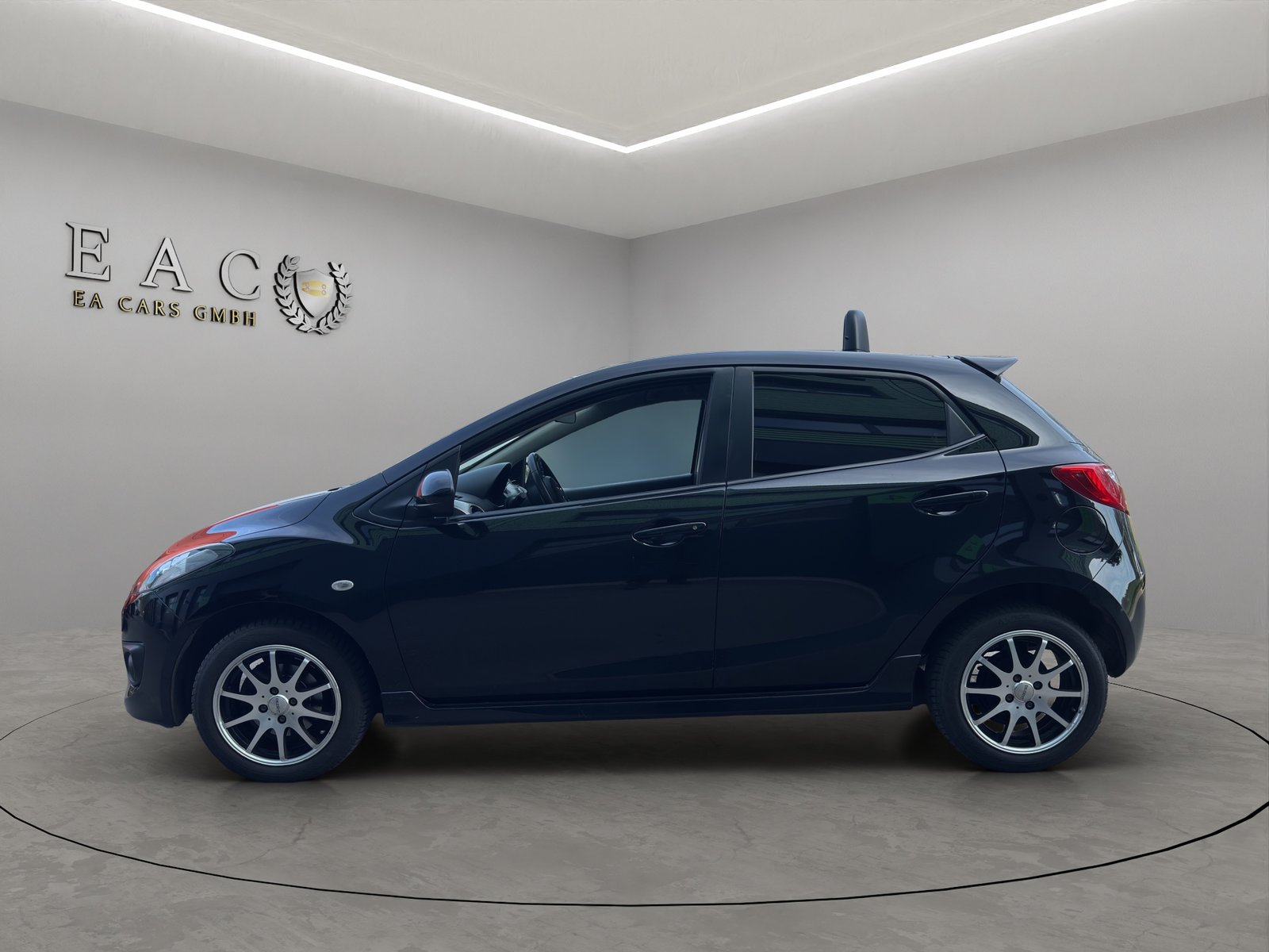 MAZDA 2 1.5i 16V Sport, Petrol, Second hand / Used, Manual - 2