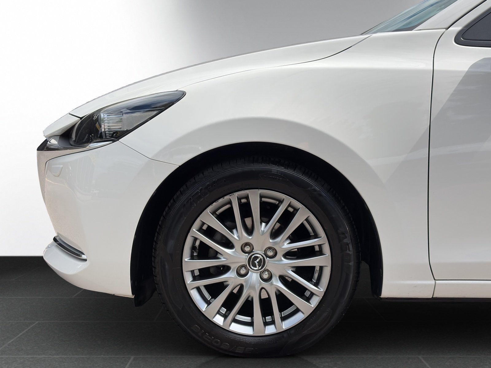 MAZDA 2 G 90 Revolution, Petrol, Second hand / Used, Automatic - 4