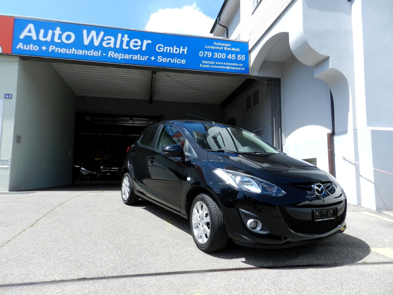 MAZDA 2 1.3i 16V Exclusive, Petrol, Second hand / Used, Manual - 2