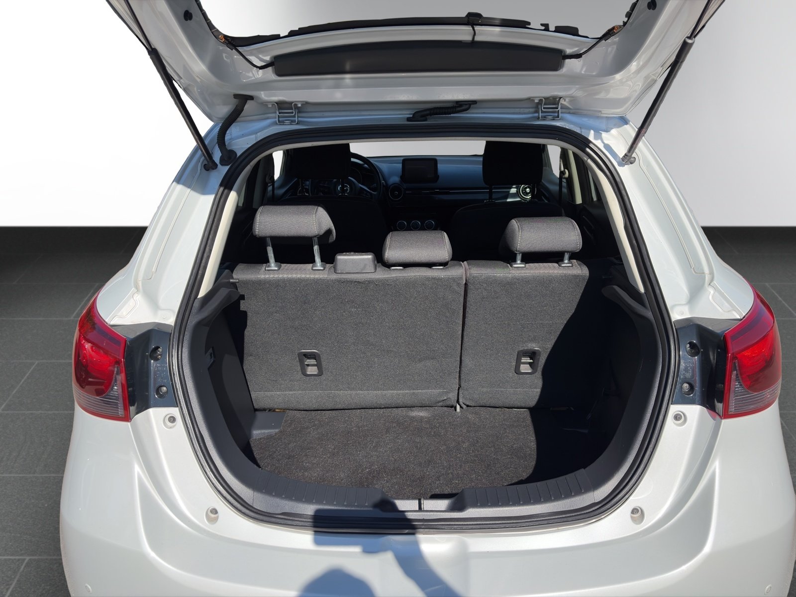 MAZDA 2 G 90 Ambition Plus, Benzin, Occasion / Gebraucht, Automatik - 7