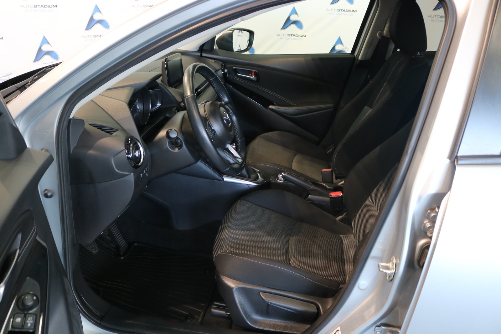 MAZDA 2 SKYACTIV-G 115 Revolution, Benzin, Occasion / Gebraucht, Handschaltung - 5