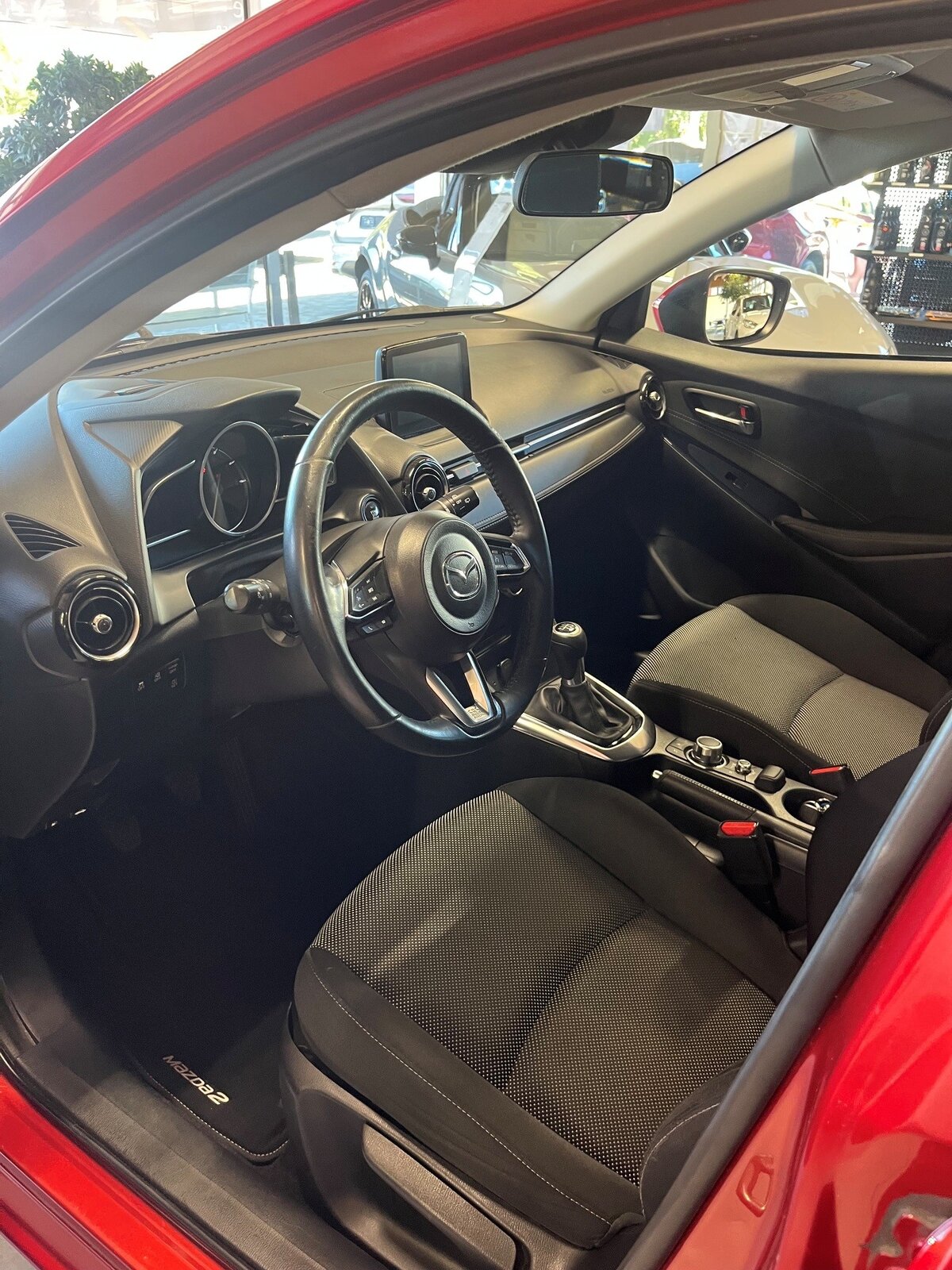 MAZDA 2 SKYACTIV-G 115 Revolution, Essence, Occasion / Utilisé, Manuelle - 6