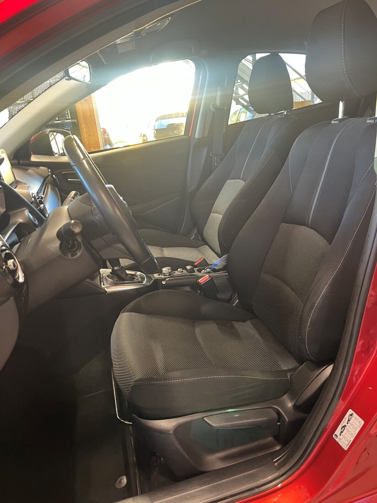 MAZDA 2 SKYACTIV-G 115 Revolution, Essence, Occasion / Utilisé, Manuelle - 7
