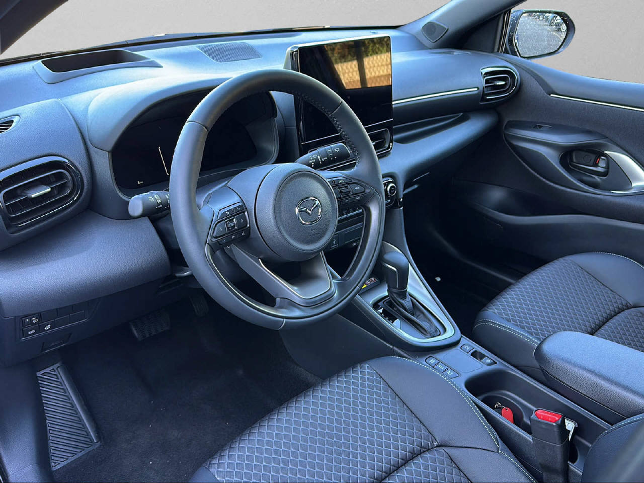MAZDA 2 1.5 Hybrid Homura Plus, Hybride Intégral Essence/Électricité, Voiture nouvelle, Automatique - 5