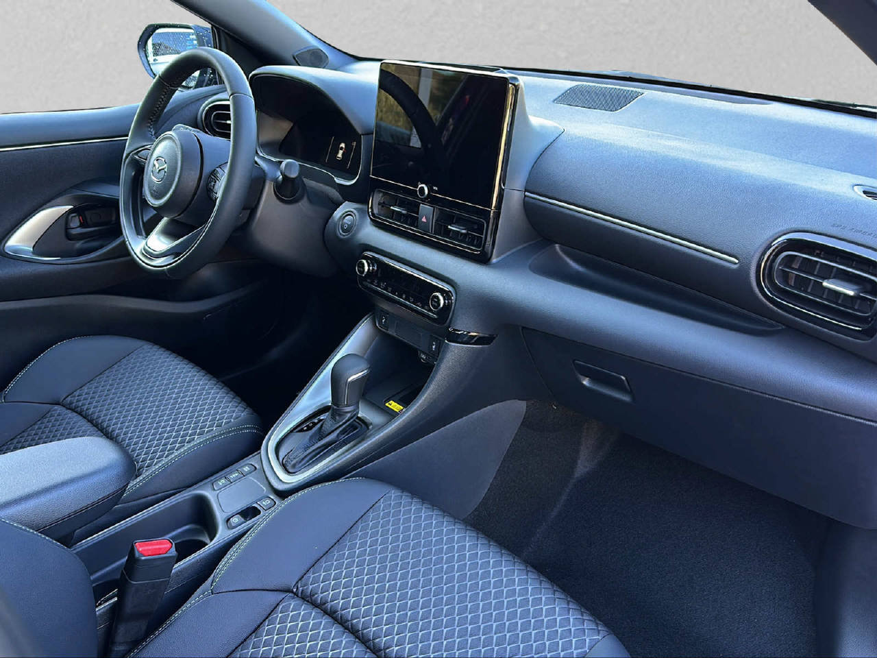MAZDA 2 1.5 Hybrid Homura Plus, Hybride Intégral Essence/Électricité, Voiture nouvelle, Automatique - 6