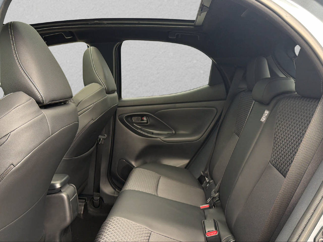 MAZDA 2 1.5 Hybrid Homura Plus, Hybride Integrale Benzina/Elettrica, Auto nuove, Automatico - 7