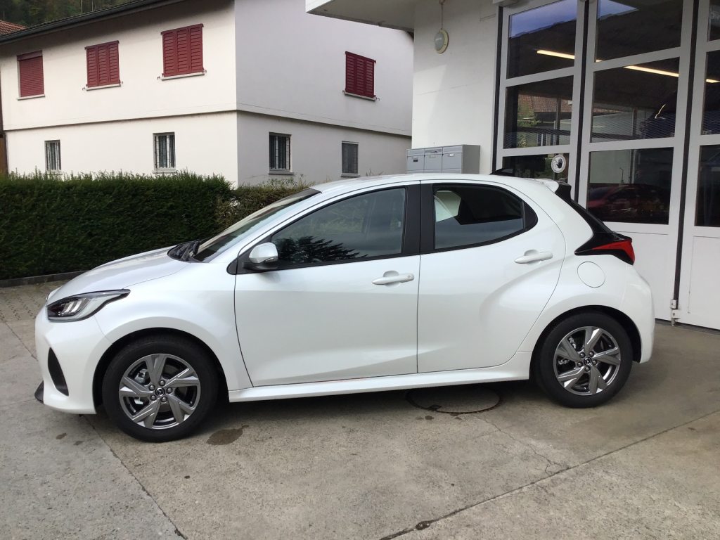 MAZDA 2 92PS Hybrid Exclusive-Line, Full-Hybrid Petrol/Electric, New car, Automatic - 4