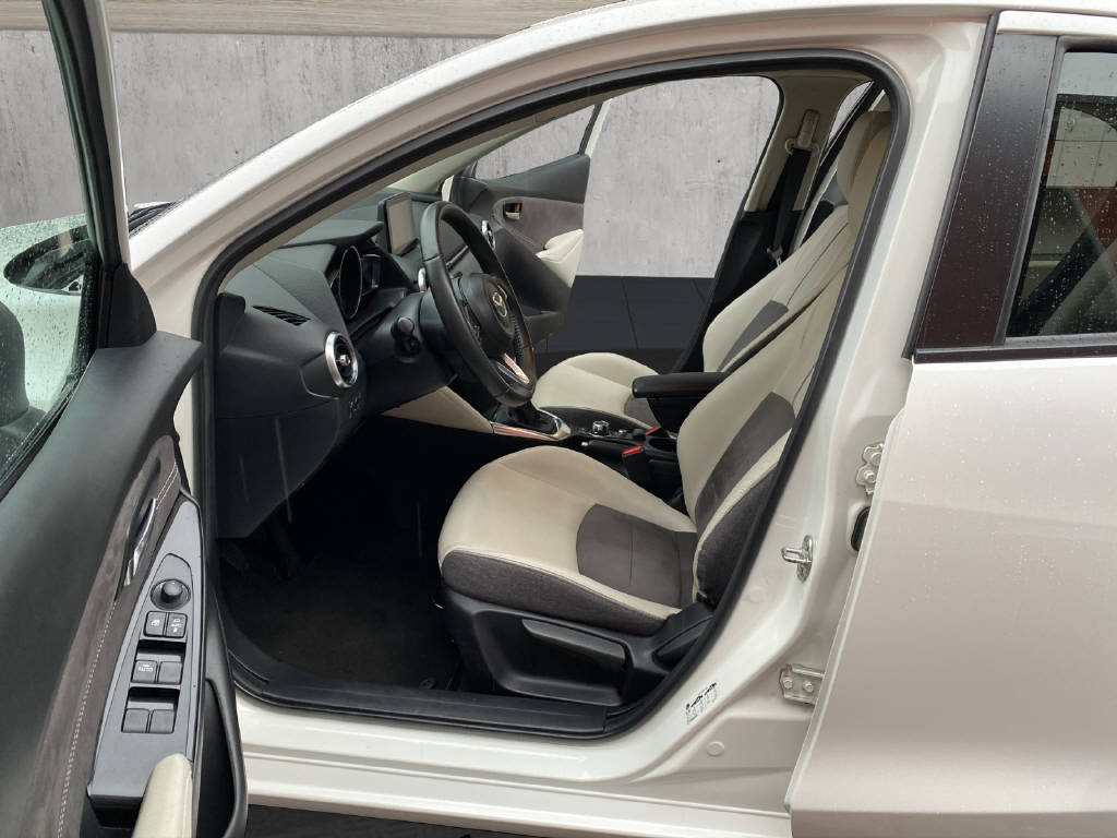 MAZDA 2 SG90 Mt Revolution Pack Leder Weiss 4 N, Essence, Occasion / Utilisé, Manuelle - 6