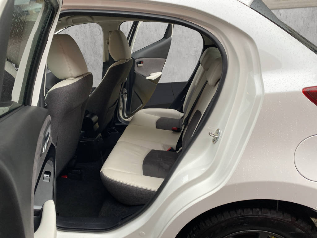 MAZDA 2 SG90 Mt Revolution Pack Leder Weiss 4 N, Essence, Occasion / Utilisé, Manuelle - 7