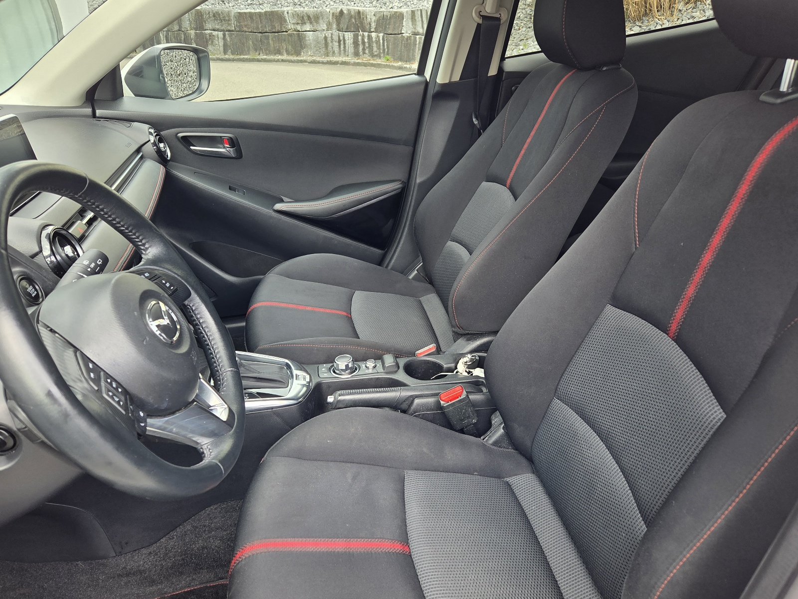 MAZDA 2 1.5 90 Revolution, Essence, Occasion / Utilisé, Automatique - 7