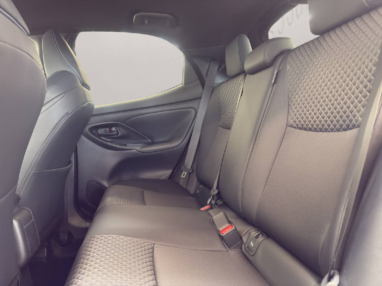 MAZDA 2 1.5 Hybrid 115 PS Homura, Full-Hybrid Petrol/Electric, Second hand / Used, Automatic - 7