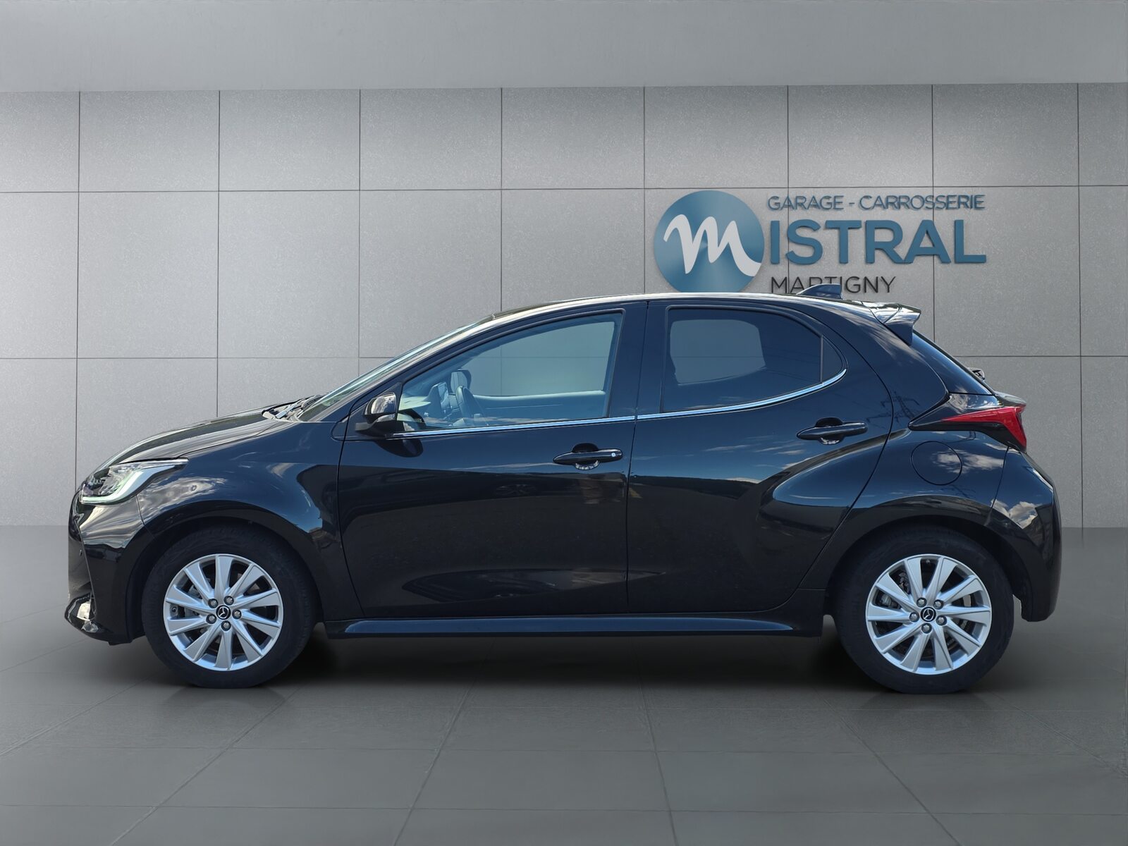 MAZDA 2 1.5 Hybrid Select, Voll-Hybrid Benzin/Elektro, Occasion / Gebraucht, Automatik - 2