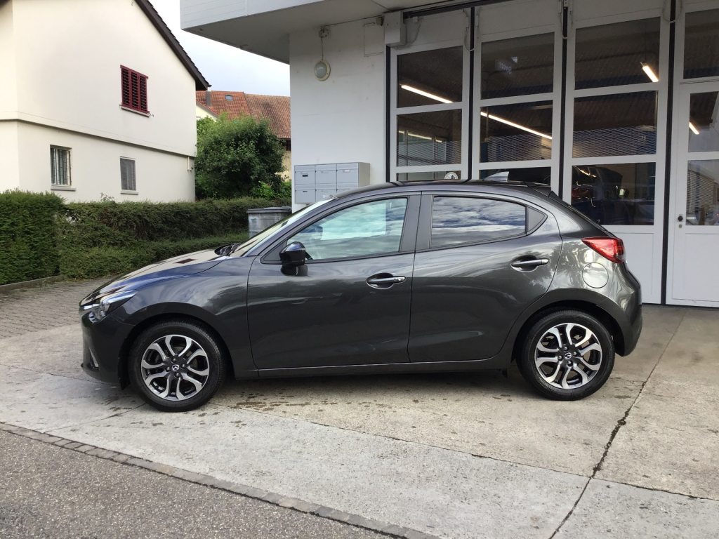 MAZDA 2 1.5 90 Revolution, Benzin, Occasion / Gebraucht, Automatik - 2